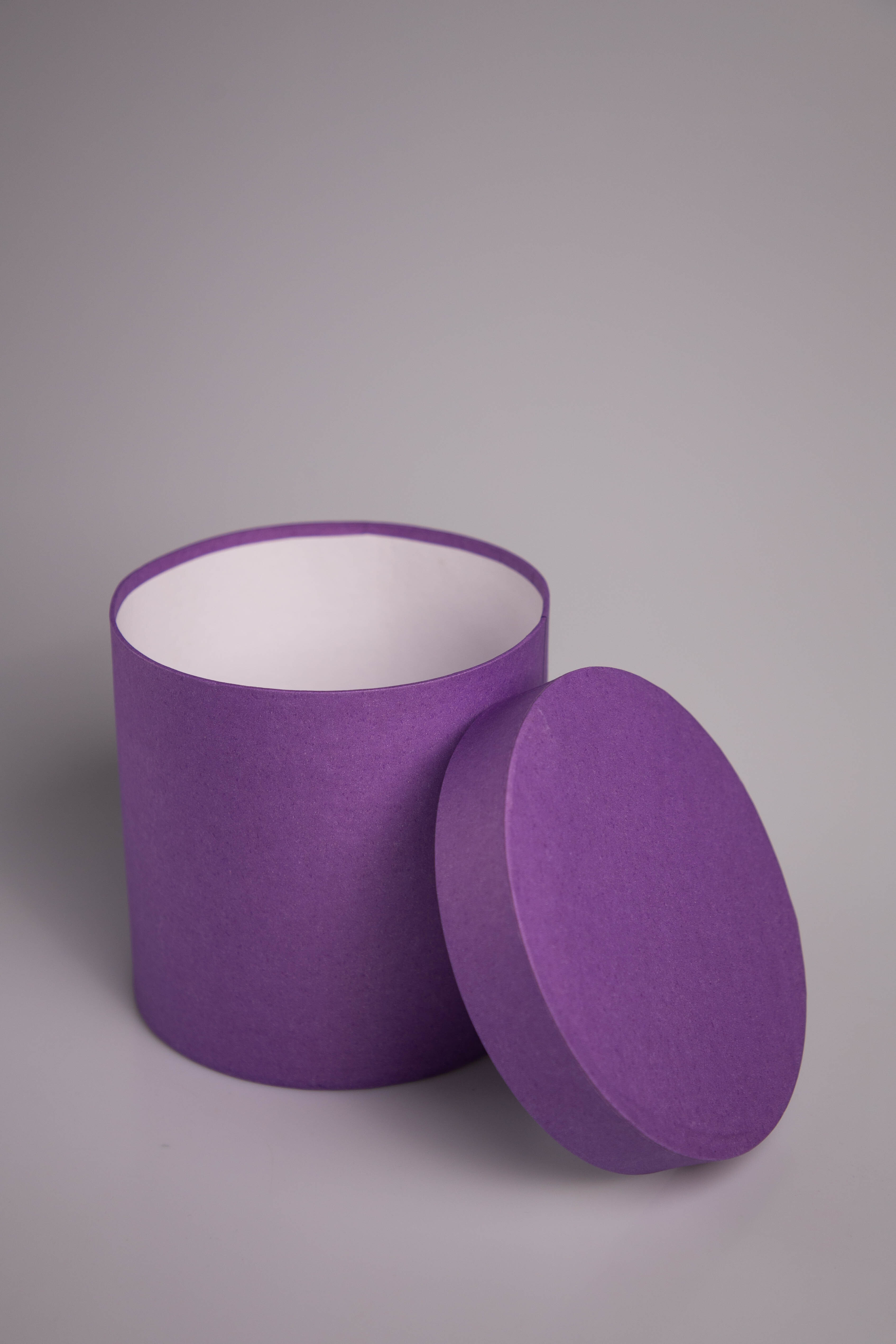 Коробка шляпная для цветов,  подарочная 16*16 см, цвет фиолетовый