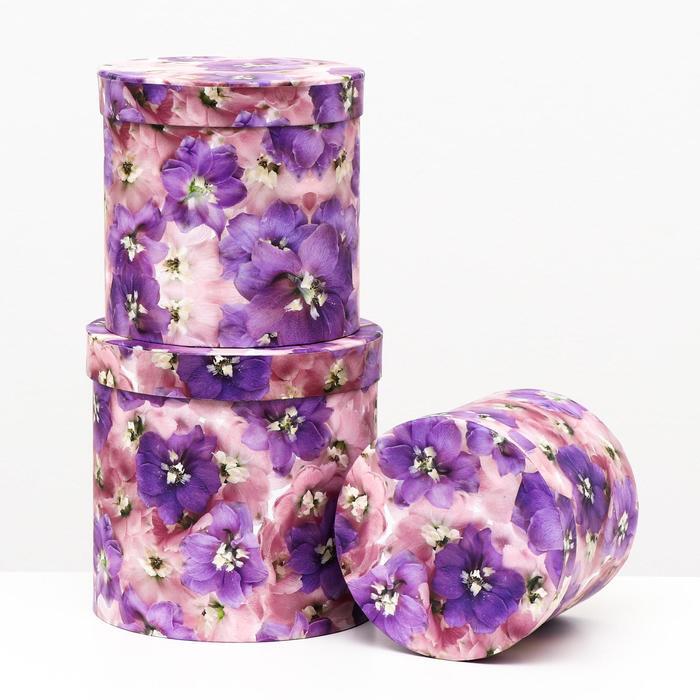 Набор круглых коробок 3 в 1 "Фиолетовые цветы" L.19.5x19 M.17.5x17 S.15.5x15 см